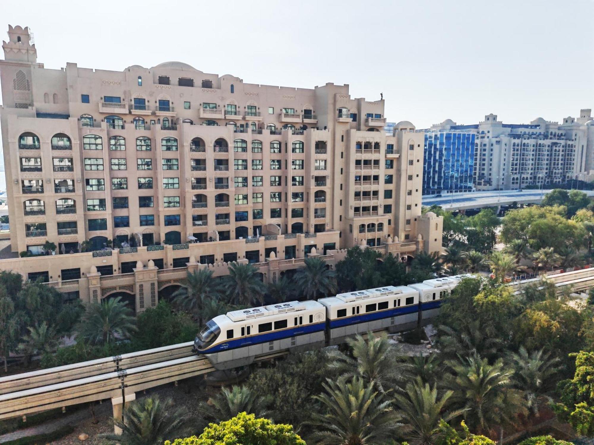 Apartment Seaside Serenity Elegant 1br Escape In Palm Jumeirah By La Buena Vida Homes